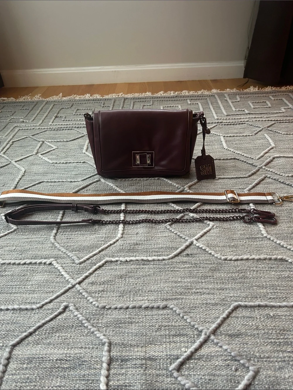 Steve Madden Burgundy Vegan Leather Crossbody/Shoulder Bag w 2 Removable Straps